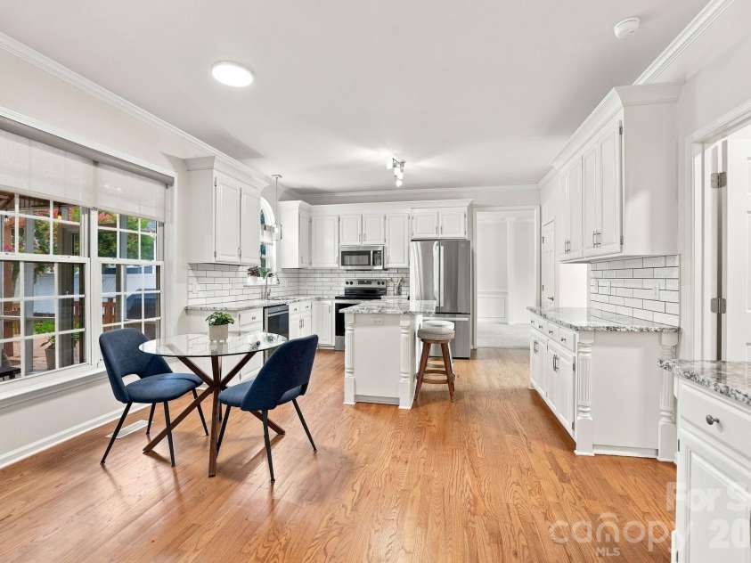 12415 Oakbriar Lane, Charlotte, NC 28273.  MLS# CAR4416011, YatesRealty ID 45220. 
