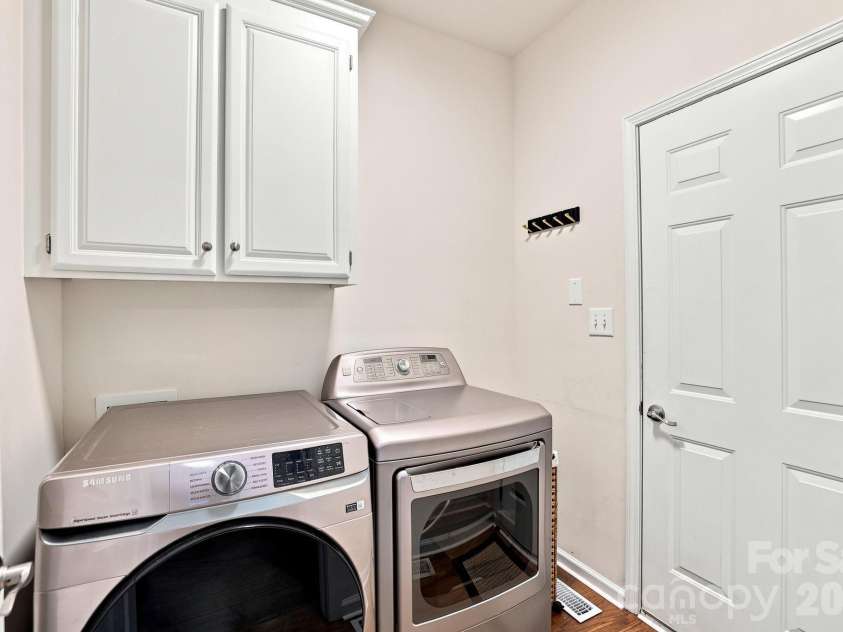 12415 Oakbriar Lane, Charlotte, NC 28273.  MLS# CAR4416011, YatesRealty ID 45220. 