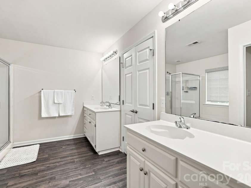12415 Oakbriar Lane, Charlotte, NC 28273.  MLS# CAR4416011, YatesRealty ID 45220. 