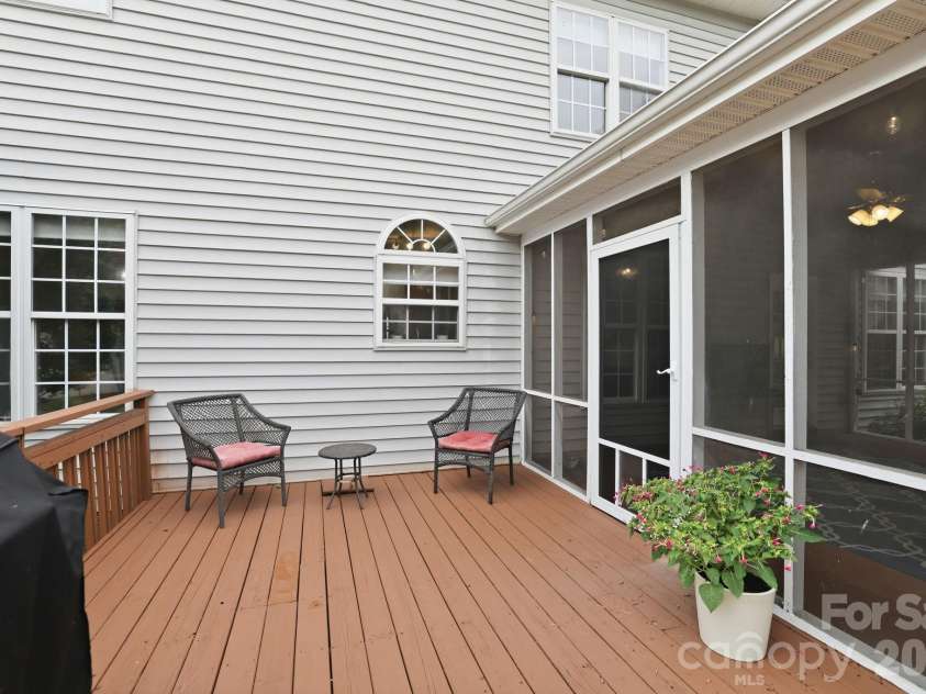 12415 Oakbriar Lane, Charlotte, NC 28273.  MLS# CAR4416011, YatesRealty ID 45220. 