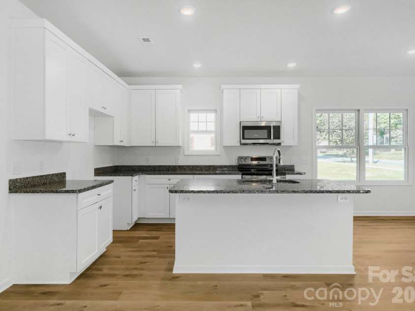 517 Front Street, Statesville, NC 28677.  MLS# CAR4415663, YatesRealty ID 45221. Kitchen