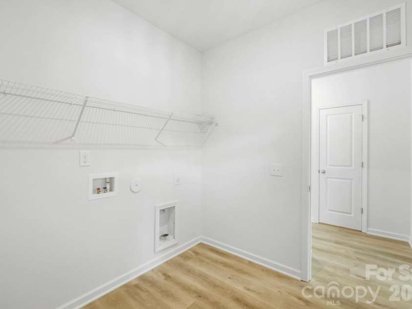 517 Front Street, Statesville, NC 28677.  MLS# CAR4415663, YatesRealty ID 45221. Laundry Room