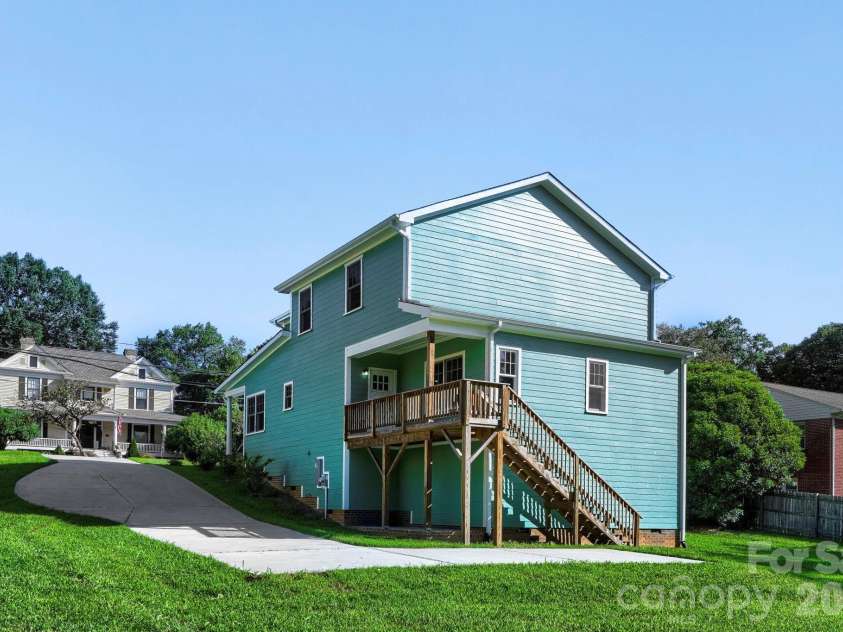 517 Front Street, Statesville, NC 28677.  MLS# CAR4415663, YatesRealty ID 45221. Side View