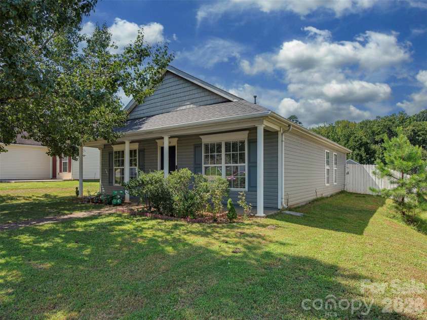 2710 Blackberry Ridge Lane, Charlotte, NC 28208.  MLS# CAR4415957, YatesRealty ID 45222. 