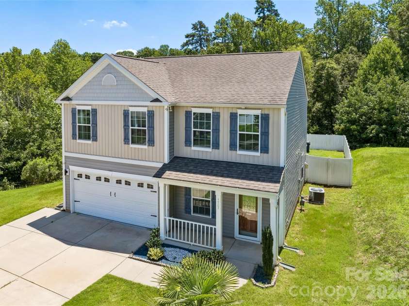 4707 Mcclure Road, Charlotte, NC 28216.  MLS# CAR4405012, YatesRealty ID 45226. 