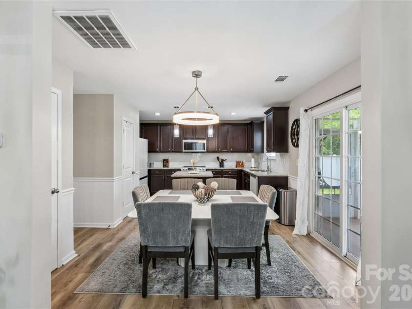 4707 Mcclure Road, Charlotte, NC 28216.  MLS# CAR4405012, YatesRealty ID 45226. 