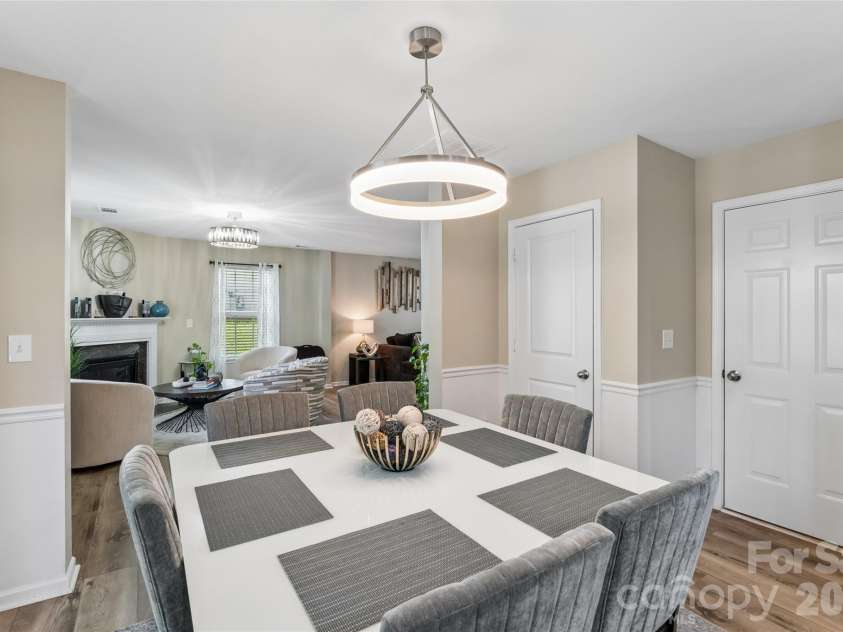 4707 Mcclure Road, Charlotte, NC 28216.  MLS# CAR4405012, YatesRealty ID 45226. 