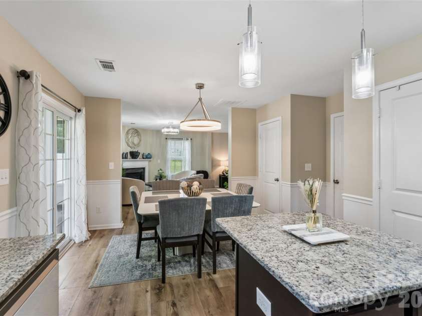 4707 Mcclure Road, Charlotte, NC 28216.  MLS# CAR4405012, YatesRealty ID 45226. 