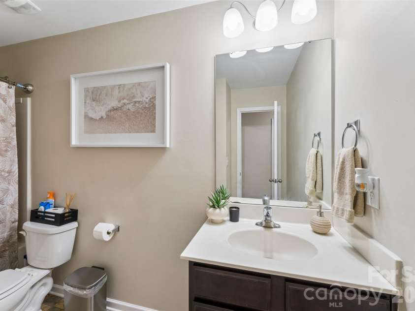 4707 Mcclure Road, Charlotte, NC 28216.  MLS# CAR4405012, YatesRealty ID 45226. 