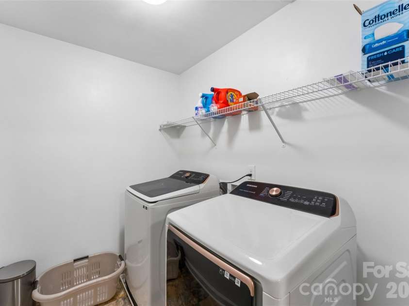 4707 Mcclure Road, Charlotte, NC 28216.  MLS# CAR4405012, YatesRealty ID 45226. 