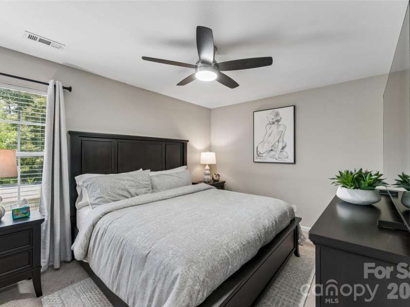 4707 Mcclure Road, Charlotte, NC 28216.  MLS# CAR4405012, YatesRealty ID 45226. 