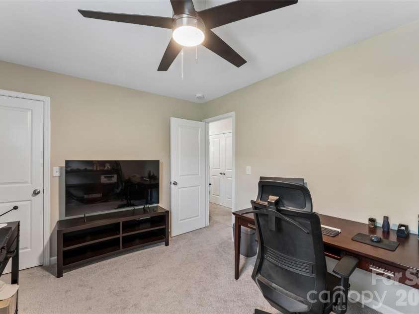 4707 Mcclure Road, Charlotte, NC 28216.  MLS# CAR4405012, YatesRealty ID 45226. 