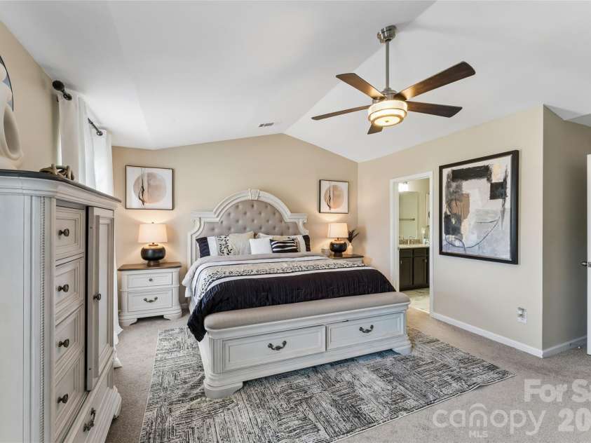 4707 Mcclure Road, Charlotte, NC 28216.  MLS# CAR4405012, YatesRealty ID 45226. 