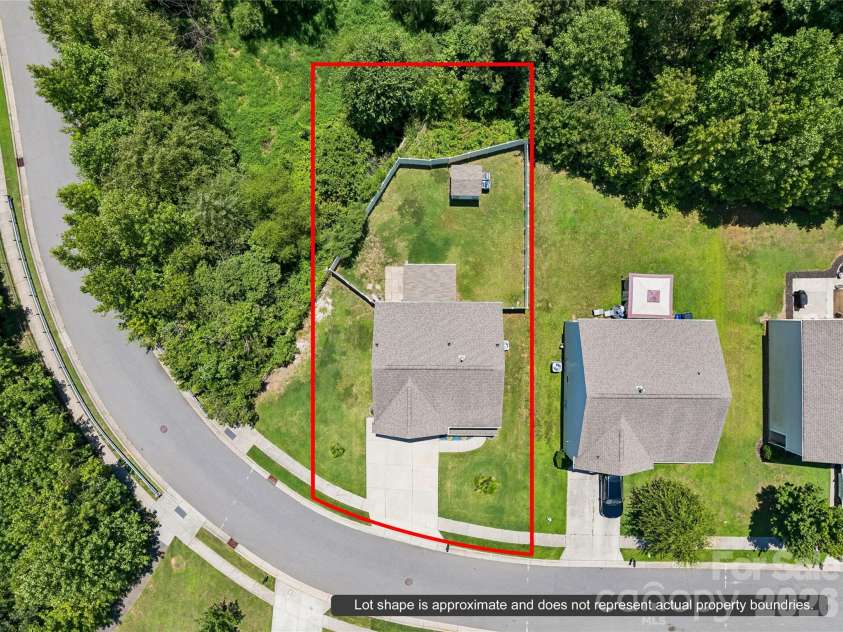 4707 Mcclure Road, Charlotte, NC 28216.  MLS# CAR4405012, YatesRealty ID 45226. 