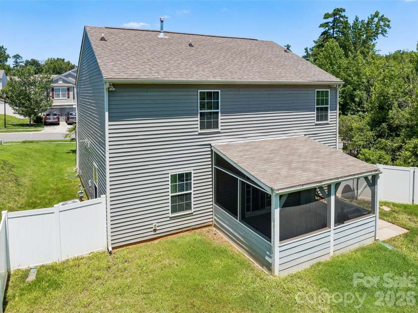 4707 Mcclure Road, Charlotte, NC 28216.  MLS# CAR4405012, YatesRealty ID 45226. 