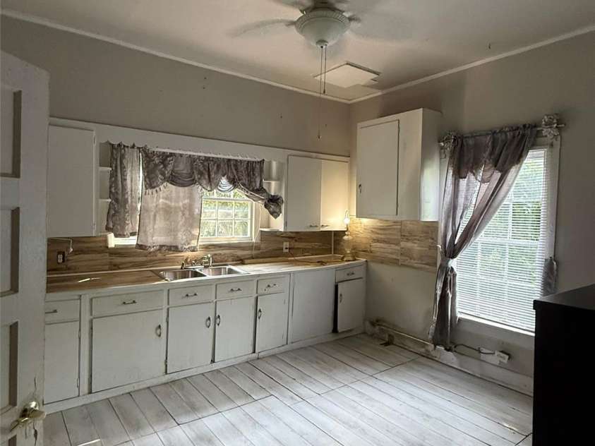 953 14th Street, Lancaster, SC 29720.  MLS# CAR4416094, YatesRealty ID 45228. 