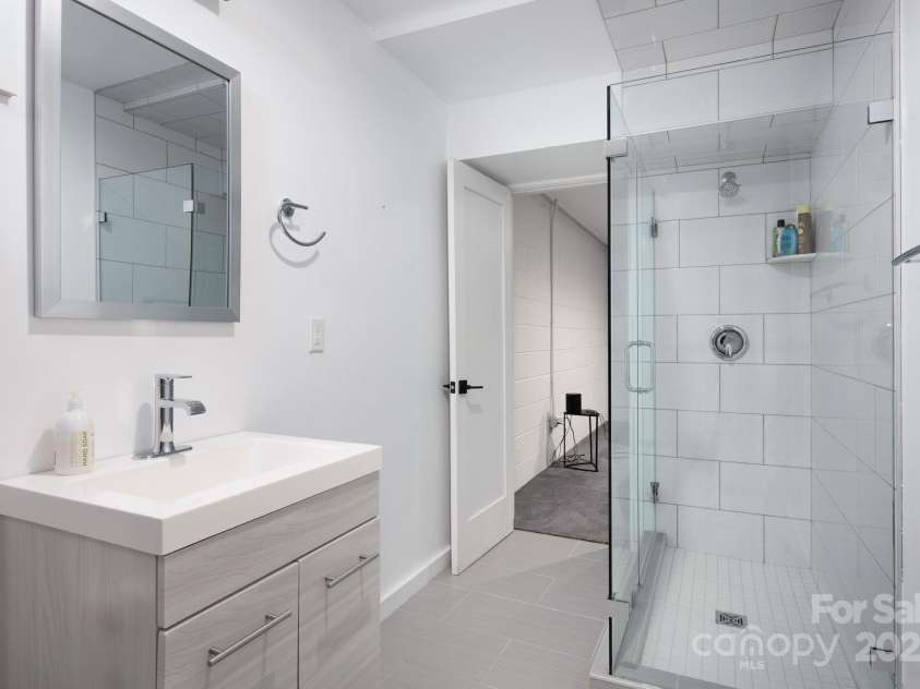 22 Innsbrook Road, Asheville, NC 28804.  MLS# CAR4215149, YatesRealty ID 4523. Great area for everyone to gather