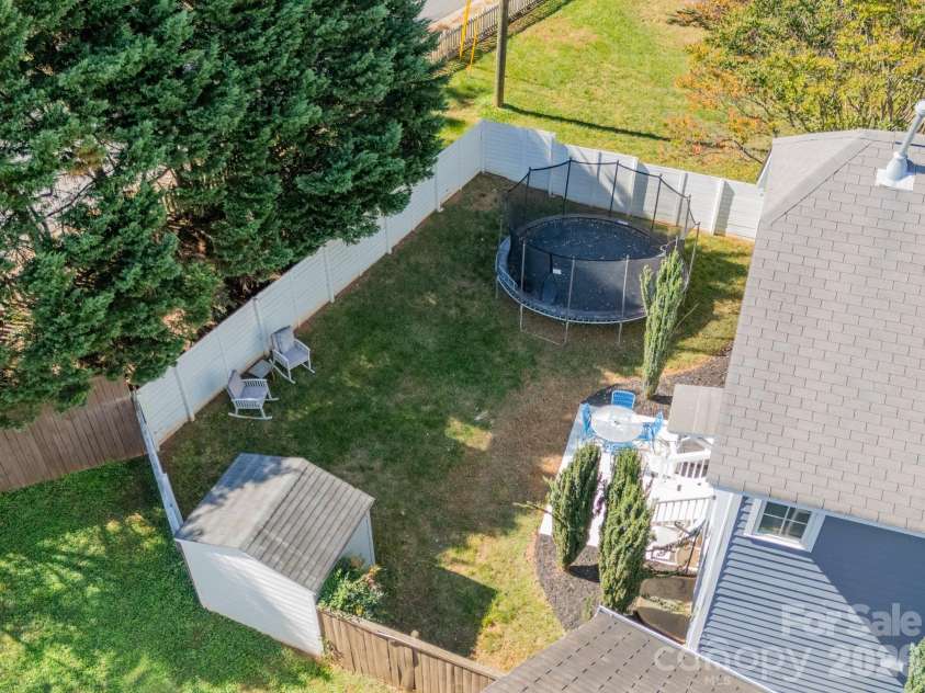 2823 Whiting Avenue, Charlotte, NC 28205.  MLS# CAR4313265, YatesRealty ID 4523. 