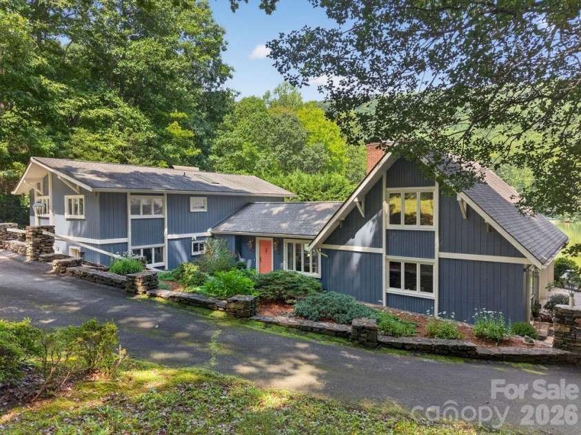 865 Haven Drive, Saluda, NC 28773.  MLS# CAR4415637, YatesRealty ID 45230. 