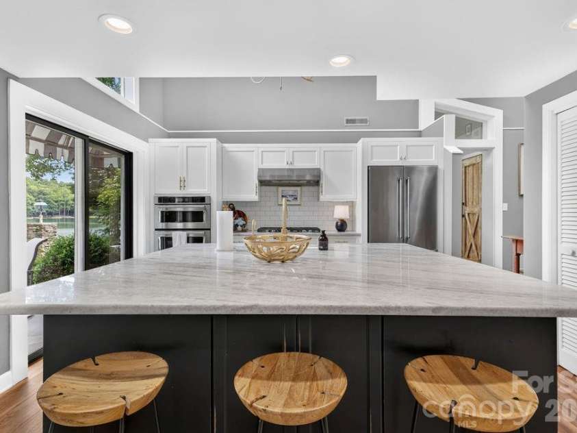 865 Haven Drive, Saluda, NC 28773.  MLS# CAR4415637, YatesRealty ID 45230. 