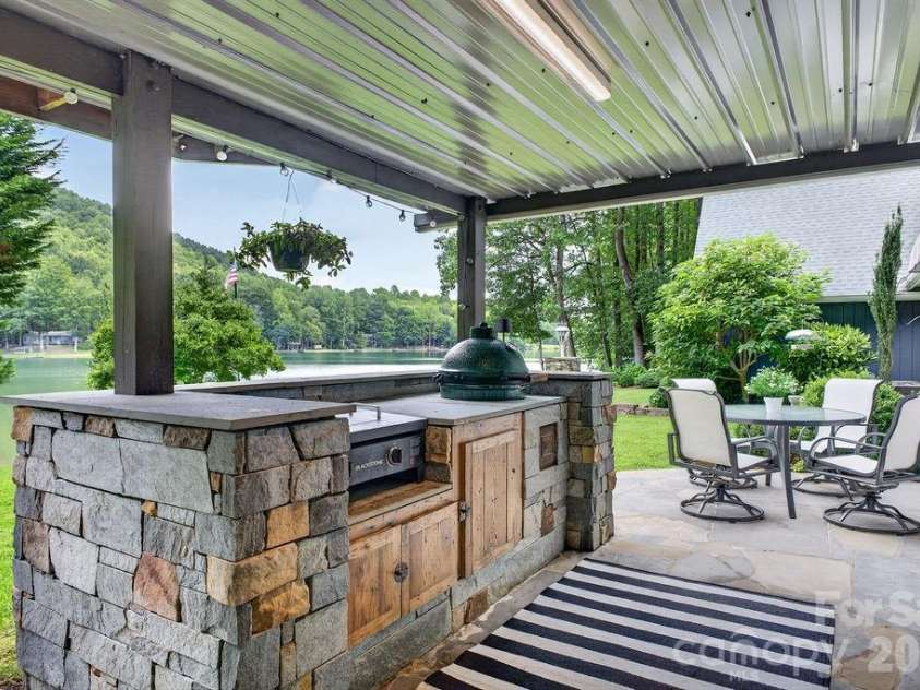 865 Haven Drive, Saluda, NC 28773.  MLS# CAR4415637, YatesRealty ID 45230. 