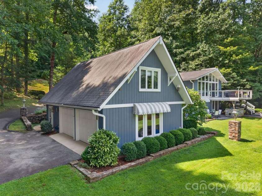 865 Haven Drive, Saluda, NC 28773.  MLS# CAR4415637, YatesRealty ID 45230. 