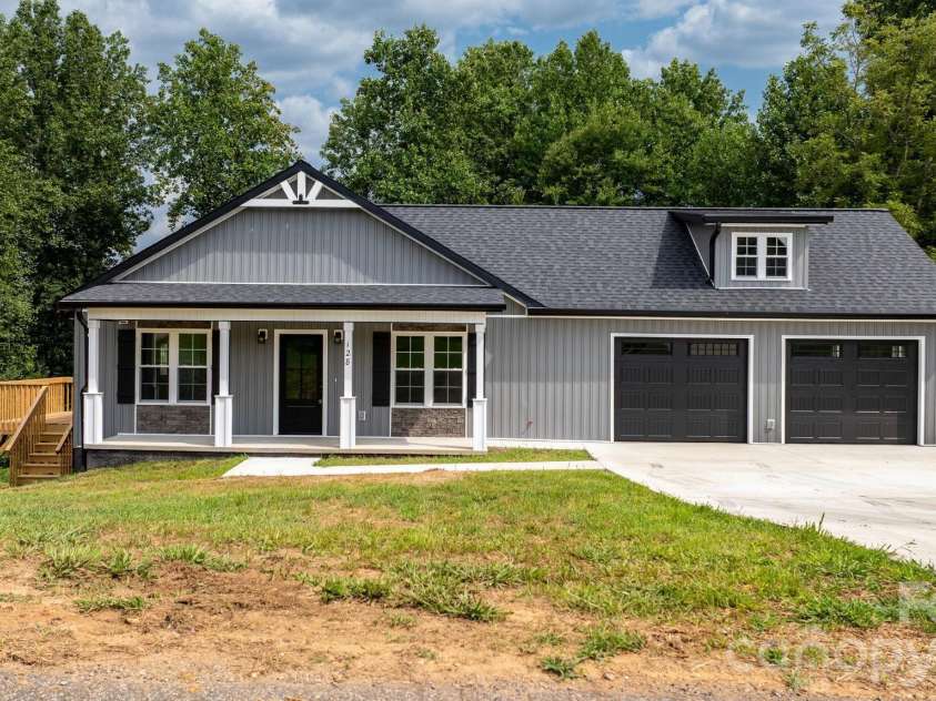 128 Buck Shoals Circle, Hudson, NC 28638.  MLS# CAR4416085, YatesRealty ID 45231. 