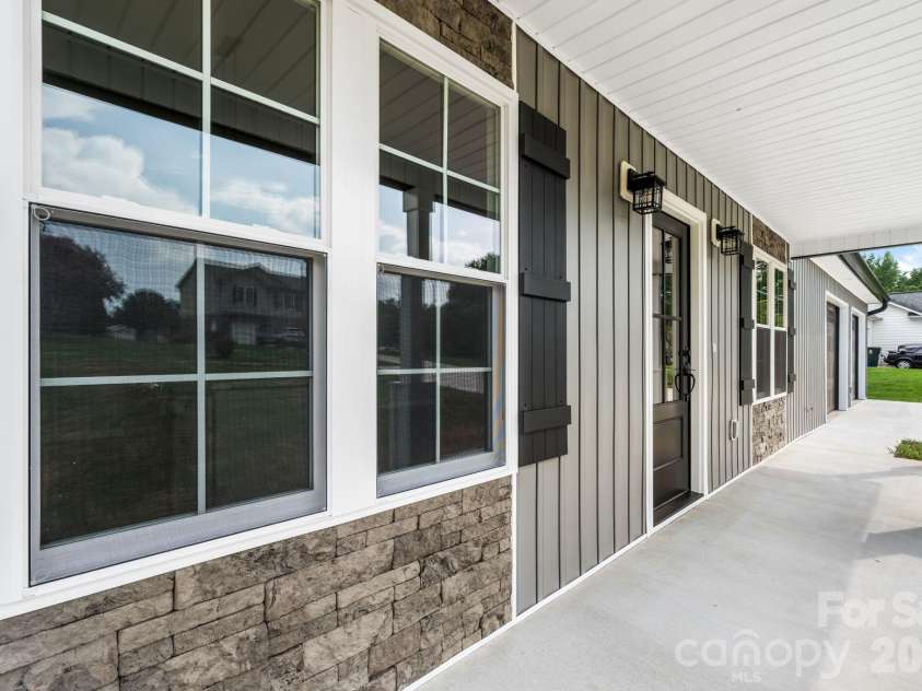 128 Buck Shoals Circle, Hudson, NC 28638.  MLS# CAR4416085, YatesRealty ID 45231. 