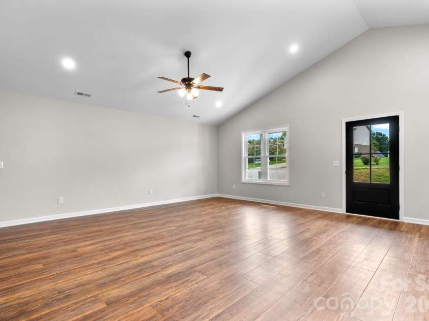 128 Buck Shoals Circle, Hudson, NC 28638.  MLS# CAR4416085, YatesRealty ID 45231. 