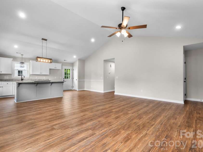 128 Buck Shoals Circle, Hudson, NC 28638.  MLS# CAR4416085, YatesRealty ID 45231. 