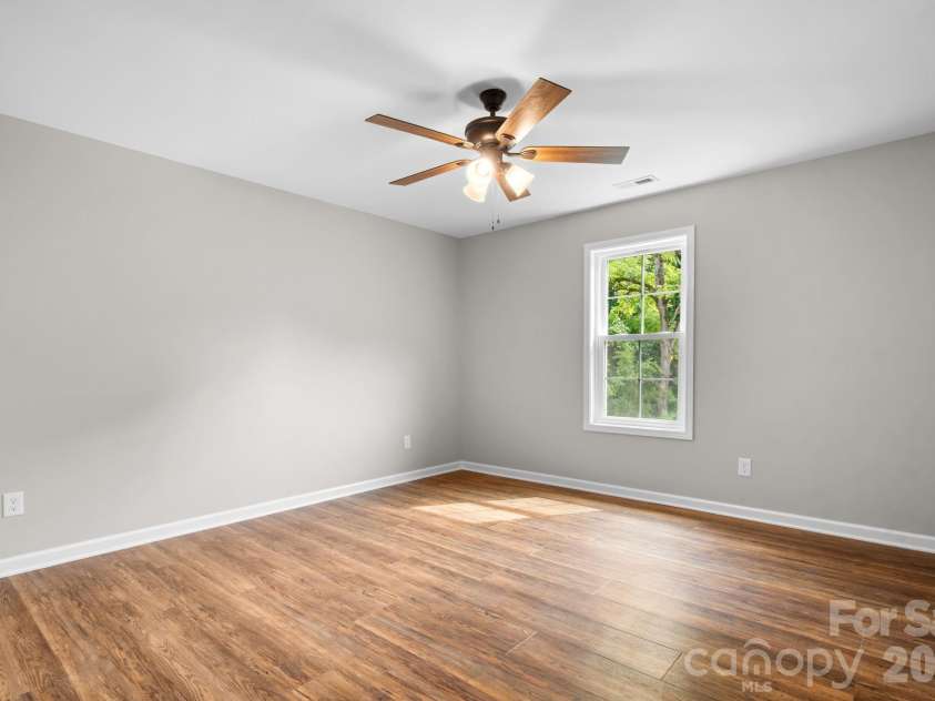 128 Buck Shoals Circle, Hudson, NC 28638.  MLS# CAR4416085, YatesRealty ID 45231. 