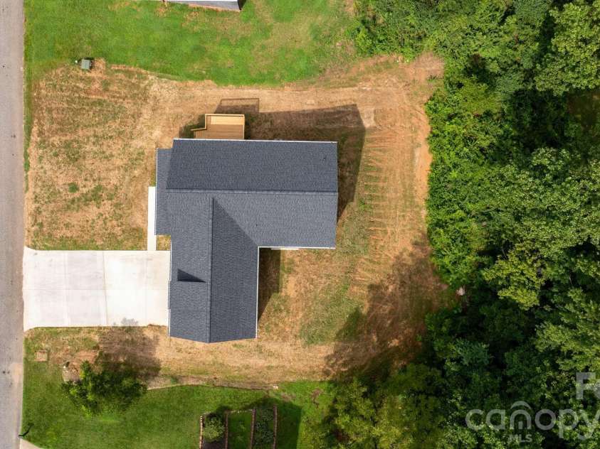 128 Buck Shoals Circle, Hudson, NC 28638.  MLS# CAR4416085, YatesRealty ID 45231. 