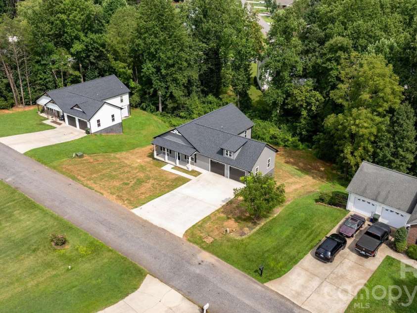 128 Buck Shoals Circle, Hudson, NC 28638.  MLS# CAR4416085, YatesRealty ID 45231. 
