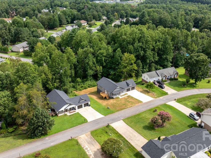 128 Buck Shoals Circle, Hudson, NC 28638.  MLS# CAR4416085, YatesRealty ID 45231. 