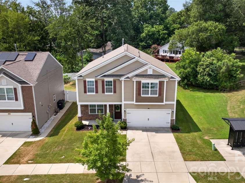 5040 Deisy May Lane, Matthews, NC 28105.  MLS# CAR4416122, YatesRealty ID 45233. 
