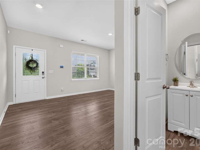 5040 Deisy May Lane, Matthews, NC 28105.  MLS# CAR4416122, YatesRealty ID 45233. 