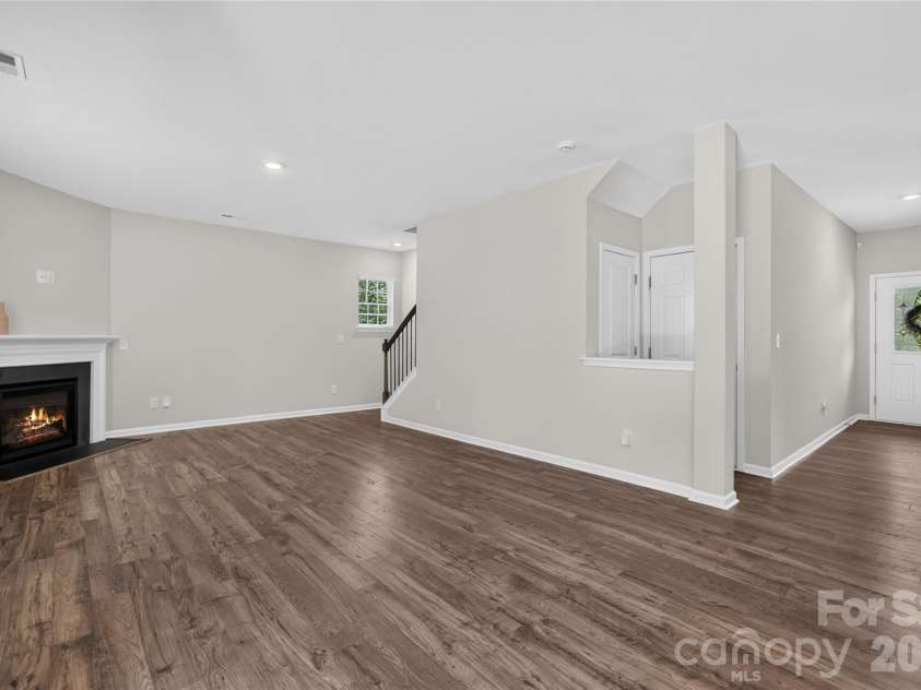 5040 Deisy May Lane, Matthews, NC 28105.  MLS# CAR4416122, YatesRealty ID 45233. 