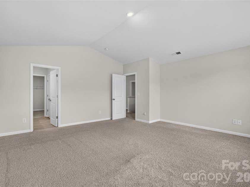 5040 Deisy May Lane, Matthews, NC 28105.  MLS# CAR4416122, YatesRealty ID 45233. 