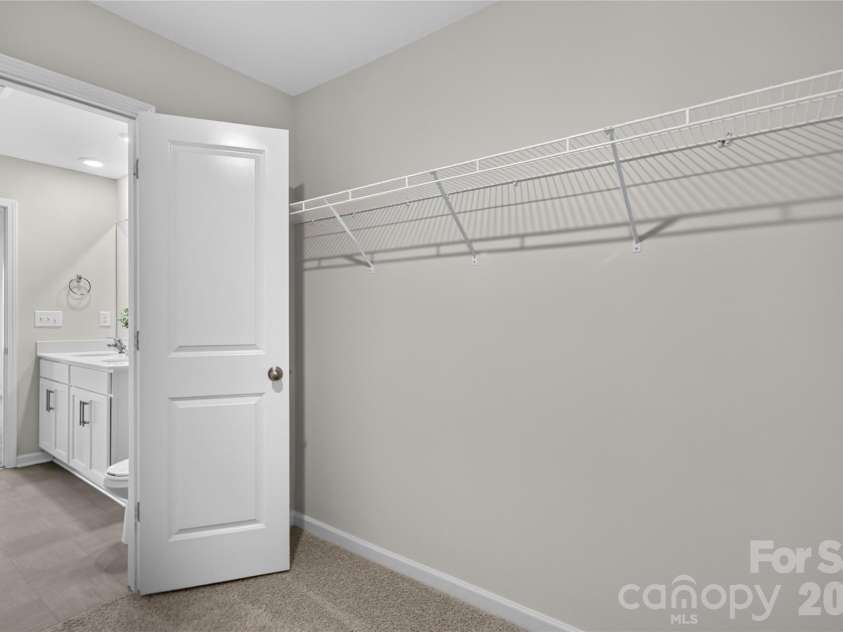 5040 Deisy May Lane, Matthews, NC 28105.  MLS# CAR4416122, YatesRealty ID 45233. 