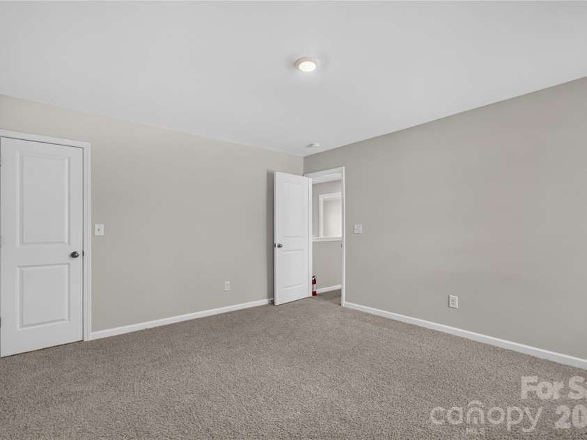 5040 Deisy May Lane, Matthews, NC 28105.  MLS# CAR4416122, YatesRealty ID 45233. 