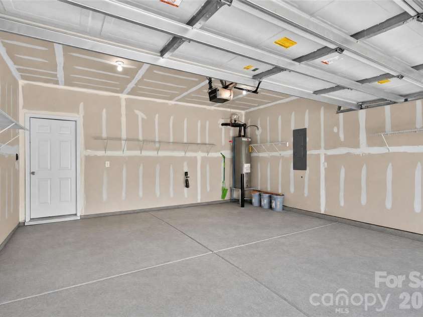 5040 Deisy May Lane, Matthews, NC 28105.  MLS# CAR4416122, YatesRealty ID 45233. 