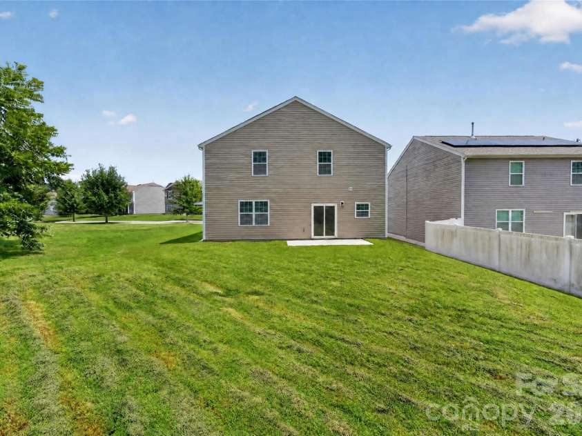 5040 Deisy May Lane, Matthews, NC 28105.  MLS# CAR4416122, YatesRealty ID 45233. 
