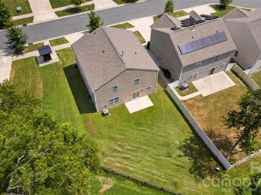 5040 Deisy May Lane, Matthews, NC 28105.  MLS# CAR4416122, YatesRealty ID 45233. 