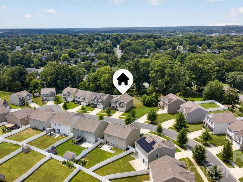 5040 Deisy May Lane, Matthews, NC 28105.  MLS# CAR4416122, YatesRealty ID 45233. 