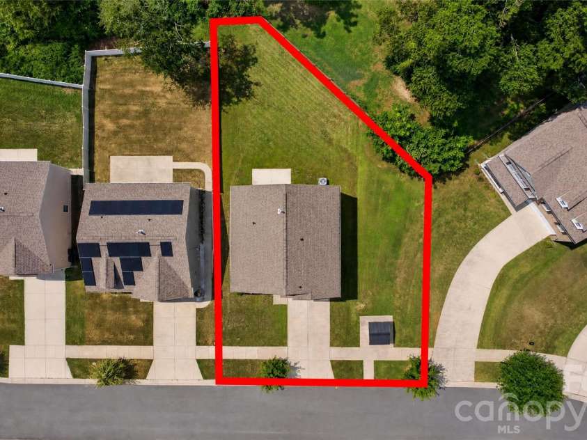 5040 Deisy May Lane, Matthews, NC 28105.  MLS# CAR4416122, YatesRealty ID 45233. 