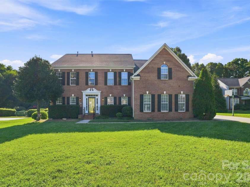 2120 Heath Lake Drive, Charlotte, NC 28227.  MLS# CAR4413850, YatesRealty ID 45235. 