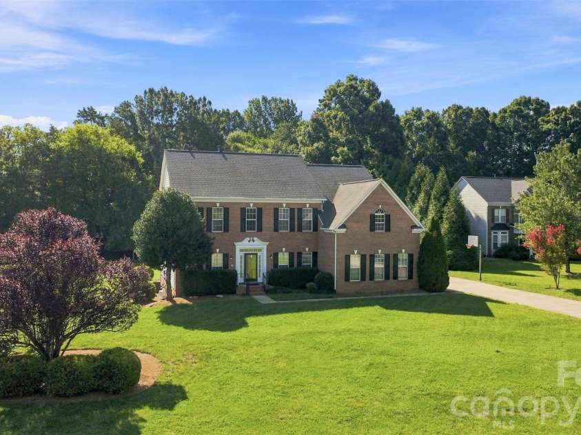 2120 Heath Lake Drive, Charlotte, NC 28227.  MLS# CAR4413850, YatesRealty ID 45235. 