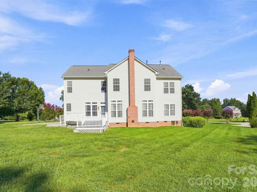 2120 Heath Lake Drive, Charlotte, NC 28227.  MLS# CAR4413850, YatesRealty ID 45235. 