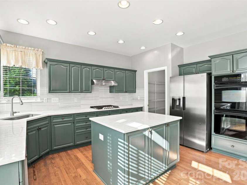 2120 Heath Lake Drive, Charlotte, NC 28227.  MLS# CAR4413850, YatesRealty ID 45235. 