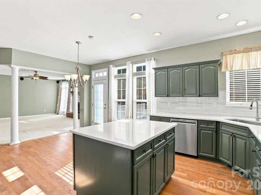 2120 Heath Lake Drive, Charlotte, NC 28227.  MLS# CAR4413850, YatesRealty ID 45235. 